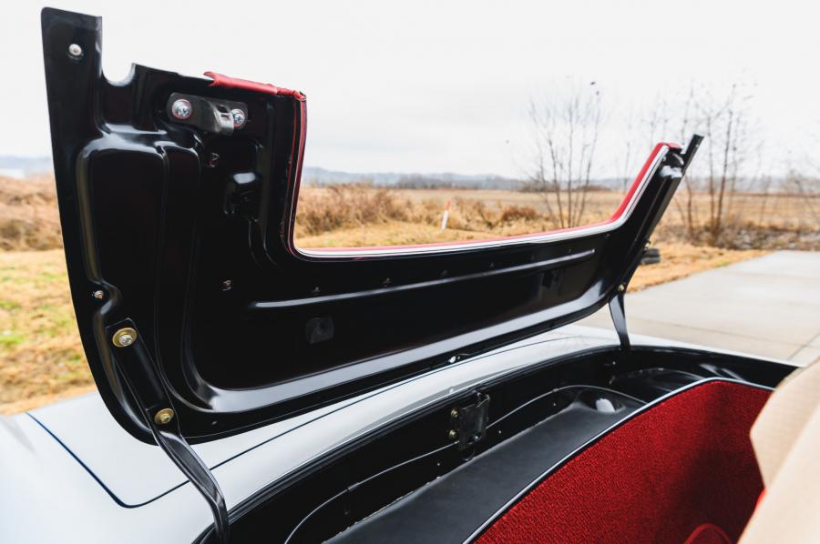 Детали интерьера Mercedes-Benz 280 SL (W113) 1969 года  (EU) (фото 95 из 141)
